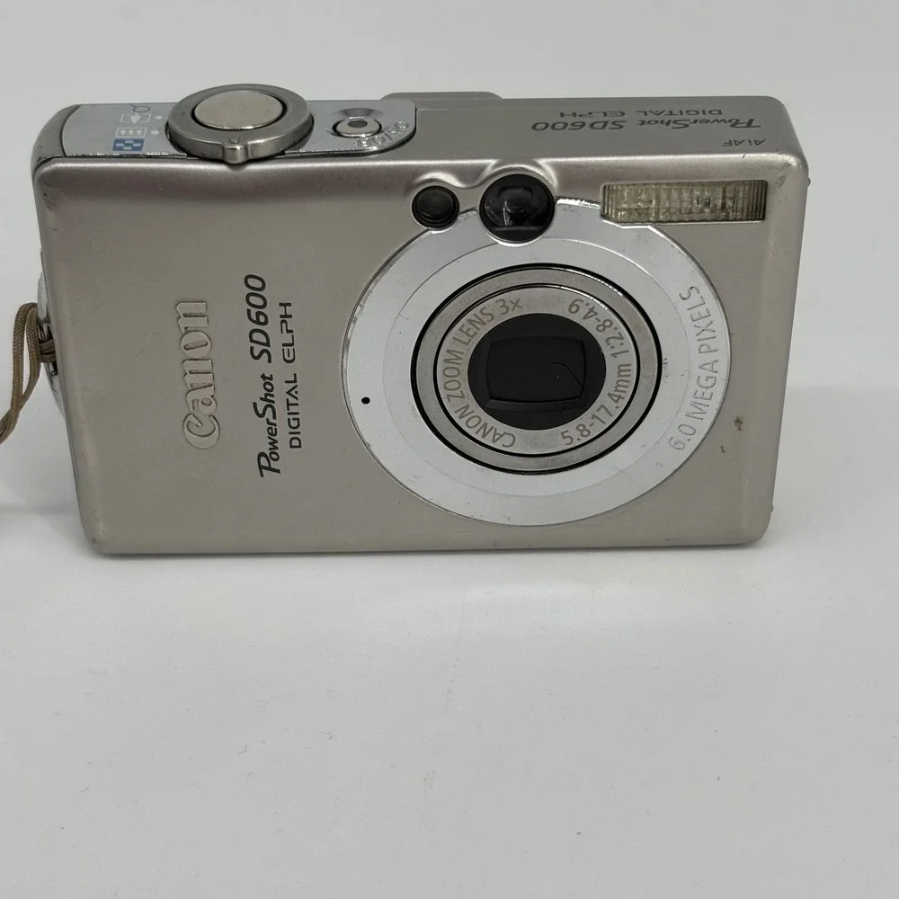 Canon PowerShot SD600 Digital ELPH Camera Silver 6.0MP Bundle Multiple Batteries